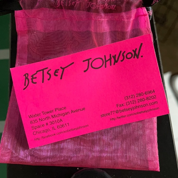 Betsey Johnson WaterTower Place Business Card - Picture 1 of 1